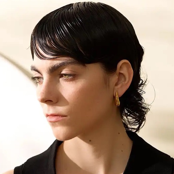 ◾️18k Gold Plated Stereoscopic Tear Drop Stud Earrings - Picture 4 of 7